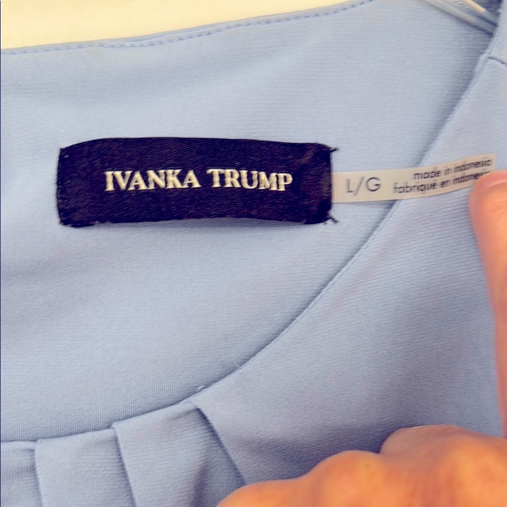 Ivanka Trump Blue Sleeveless Blouse - Picture 2 of 7